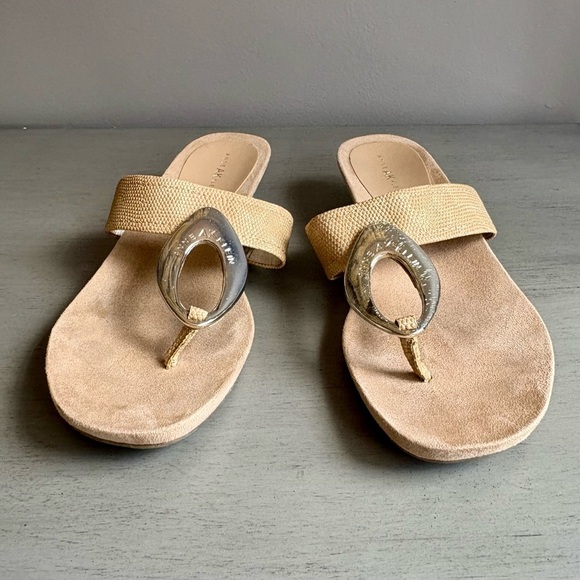 Anne Klein AK Women Tan Wedge Sandal Slide Thong 8 Neutral Gold Circle Summer - Picture 13 of 13